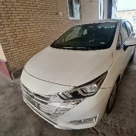 Nissan Versa 2025
