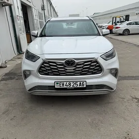 Toyota Highlander 2022