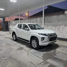 Mitsubishi L200 2020