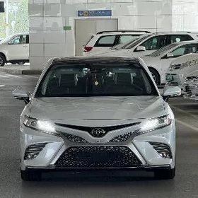 Toyota Camry 2018