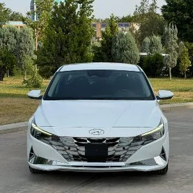 Hyundai Elantra 2022