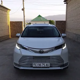 Toyota Sienna 2023