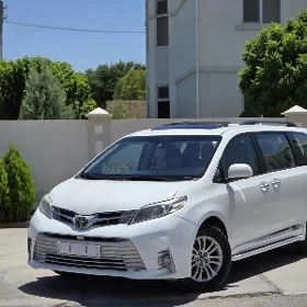 Toyota Sienna 2020