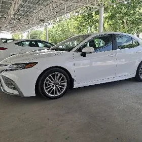 Toyota Camry 2023