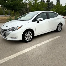 Nissan Versa 2021