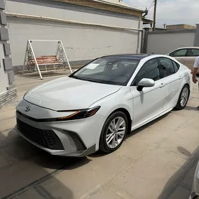 Toyota Camry 2025