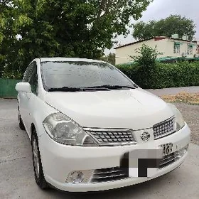 Nissan Tiida 2008