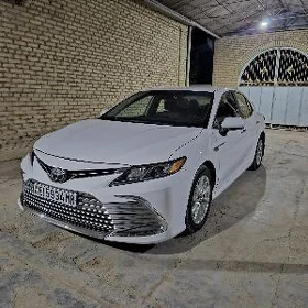Toyota Camry 2021