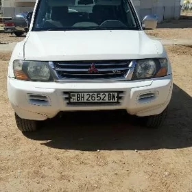 Mitsubishi Pajero 2002