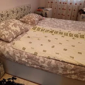 кровать двухспальная