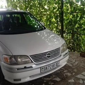 Opel Sintra 1999