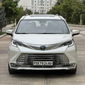 Toyota Sienna 2022