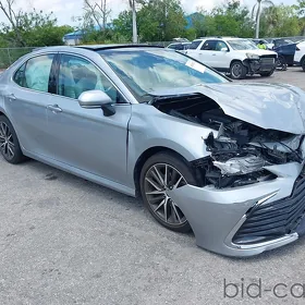 Toyota Camry 2021
