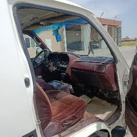 Toyota Hiace 1990