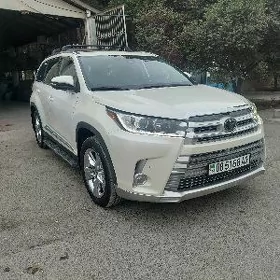 Toyota Highlander 2019