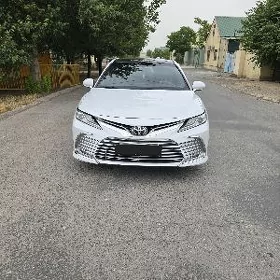 Toyota Camry 2019