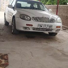Daewoo Leganza 1998