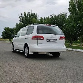 Toyota Sienna 2002