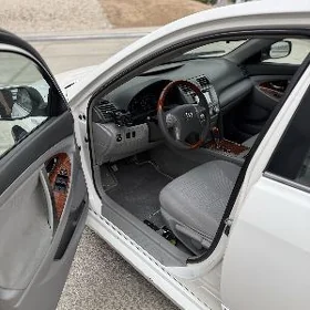 Toyota Camry 2010