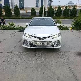 Toyota Camry 2021