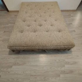 Кровать