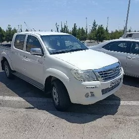 Toyota Hilux 2013