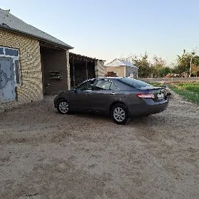Toyota Camry 2010