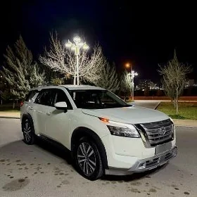 Nissan Pathfinder 2023