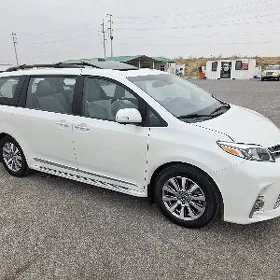 Toyota Sienna 2018