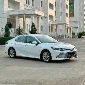 Toyota Camry 2021