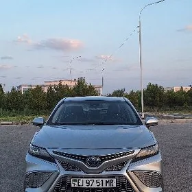 Toyota Camry Hybrid 2021