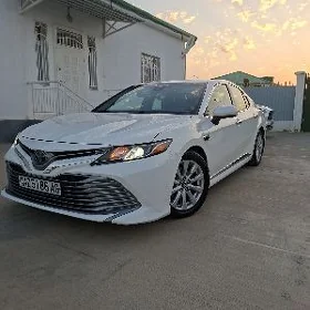 Toyota Camry 2018