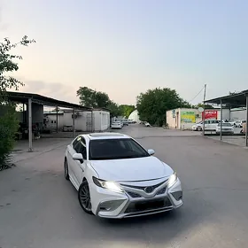 Toyota Camry 2021