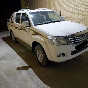 Toyota Hilux 2013