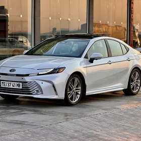 Toyota Camry 2025