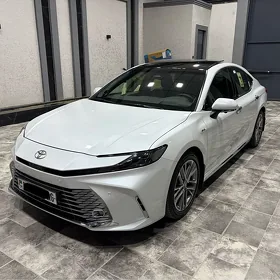 Toyota Camry 2025