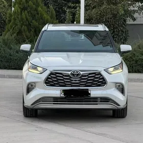 Toyota Highlander 2021