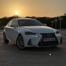 Lexus IS 2018