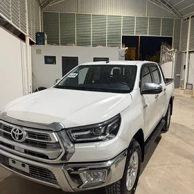 Toyota Hilux 2025