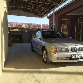 BMW E39 2000
