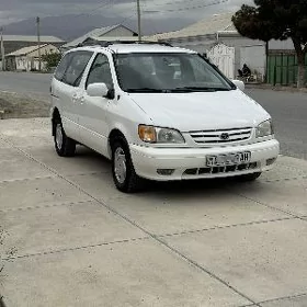 Toyota Sienna 2002