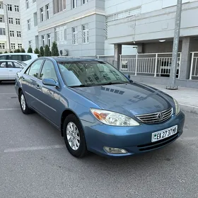 Toyota Camry 2004