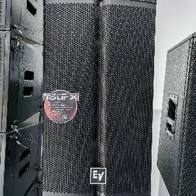 Electro Voice sredni TX 1152