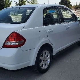 Nissan Versa 2010