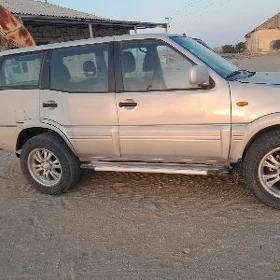 Nissan Terrano 2003