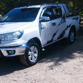 Toyota Hilux 2016