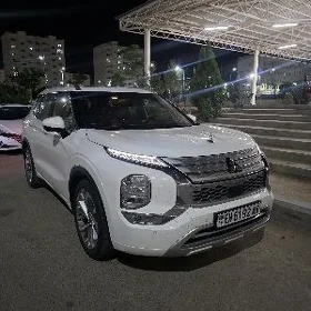 Mitsubishi Outlander 2025