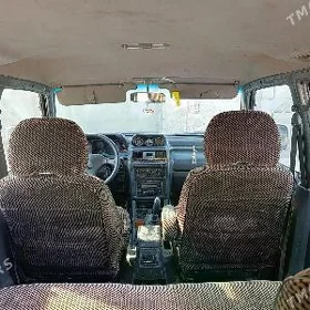 Mitsubishi Pajero 1992
