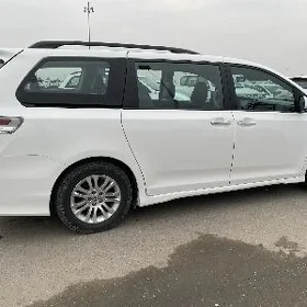 Toyota Sienna 2017