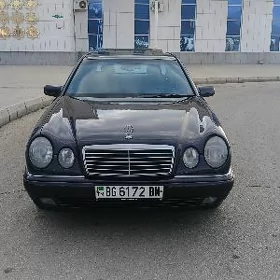 Mercedes-Benz E320 1996